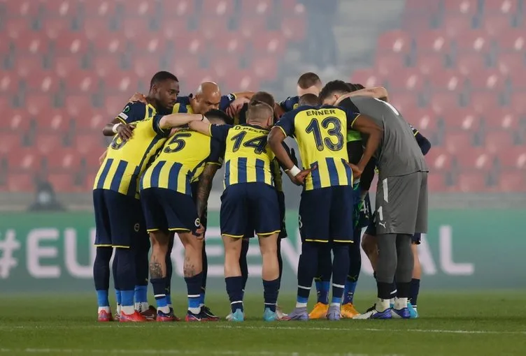 Son dakika: Fenerbahçe’nin yeni hocasını açıkladı! Mesut Özil için çarpıcı iddia...