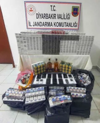 Diyarbakır’da kaçak sigara, cep telefonun ve içki ele geçirildi
