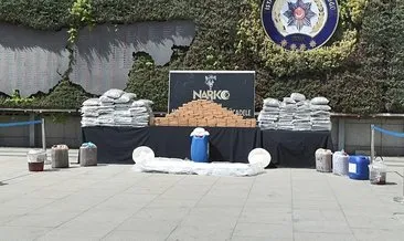 İstanbul'da uyuşturucu operasyonunda ele geçirilenler emniyette sergilendi #istanbul