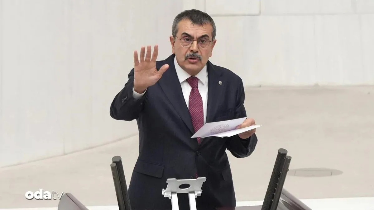 Bakan Tekin’den CHP’lilere mülakat dersi