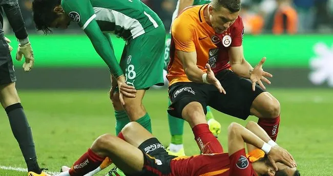 Yasin Öztekin Galatasaray’dan ayrılıyor