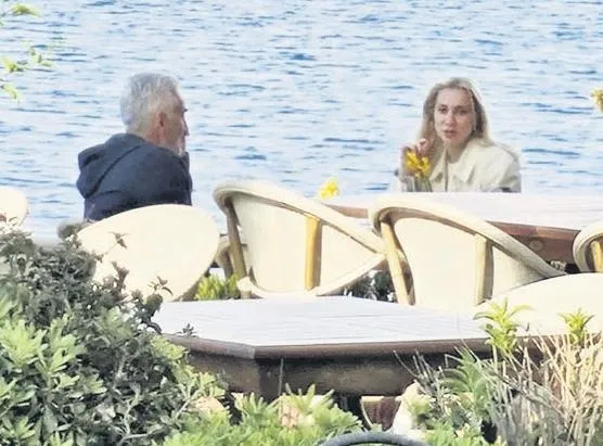 Aşk tesadüflerı sever!