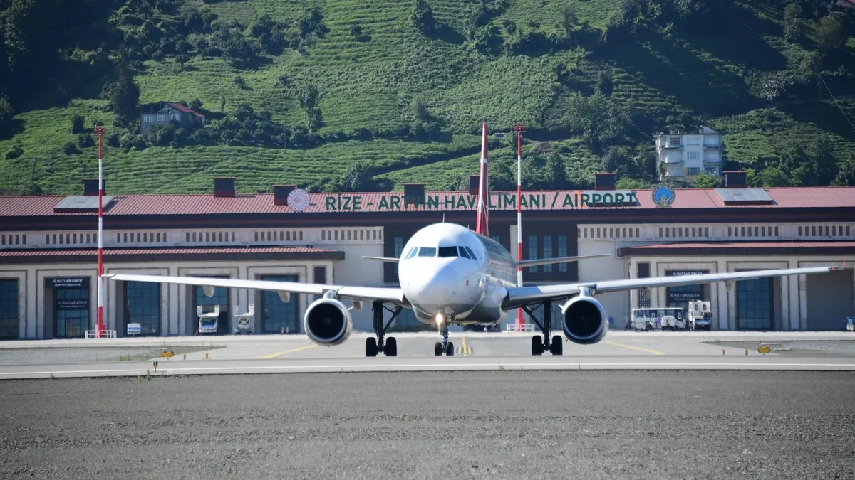 Rize-Artvin Havalimanı 4 yaşında! 4,2 milyon yolcuya hizmet verdi Rize-Artvin Havalimanı 4 yaşında! 4,2 milyon yolcuya hizmet verdi