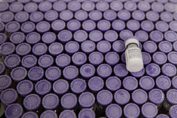 Son dakika haberi: Pfizer ve BioNTech'in geliştirdiği corona virüs aşısı ile ilgili kritik uyarı: O kişiler yaptırmasın
