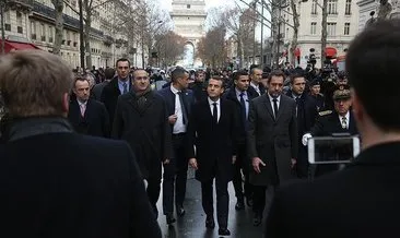 Macron Paris’teki protesto alanını ziyaret etti