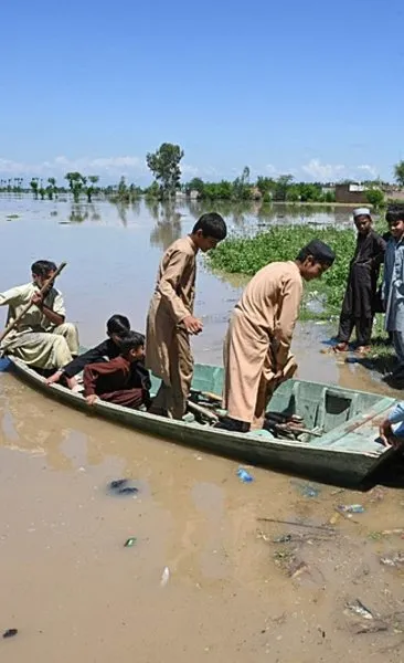 Pakistan’da felaket 63 can aldı