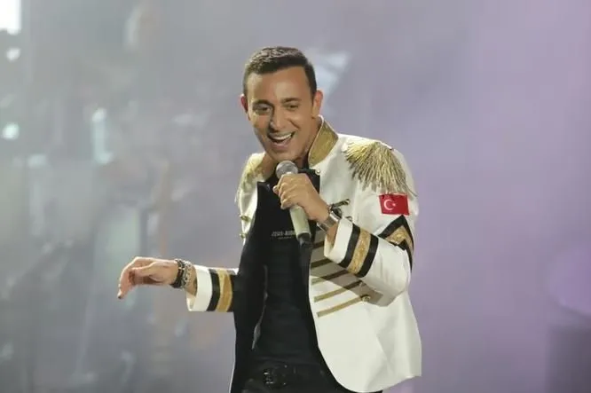 Son dakika: Milli Takım paylaşımı yapan Mustafa Sandal'a büyük tepki! Montella'ya ağır sözler söylemişti...