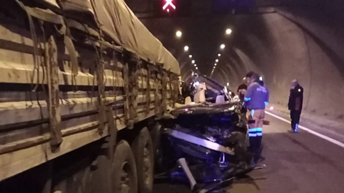 Kahramanmaraş'ta feci kaza! Hafif ticari araç ile tır çarpıştı: 1 ölü, 4 yaralı