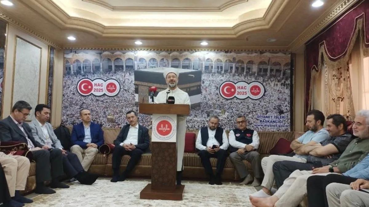 Diyanet İşleri Başkanı Ali Erbaş Mekke'de gazetecilerle bayramlaştı