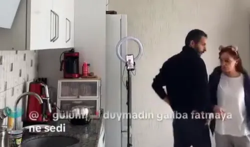son-dakika-yine-tiktok-yine-rezalet-canli-yayainda-esini-darp-etti-1779086801420.png