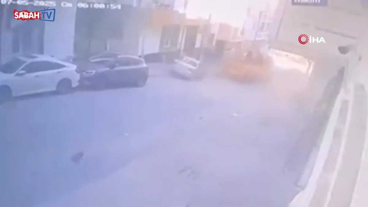 Başakşehir’de kontrolden çıkan vinç dehşet saçtı | Video