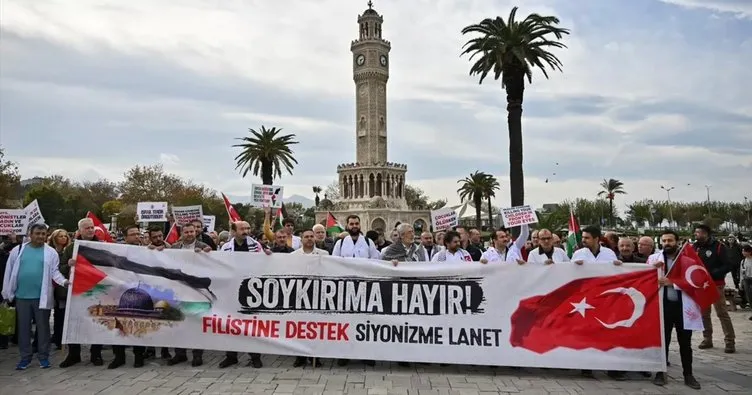 İzmir’de doktorlar İsrail’i sessiz yürüyüşle proteste etti