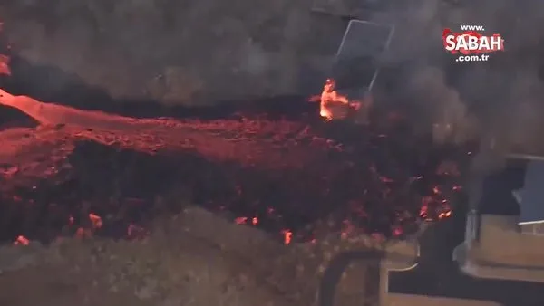 İzlanda'daki yanardağ patladı, lavlar yerleşim yerlerine ulaştı! | Video