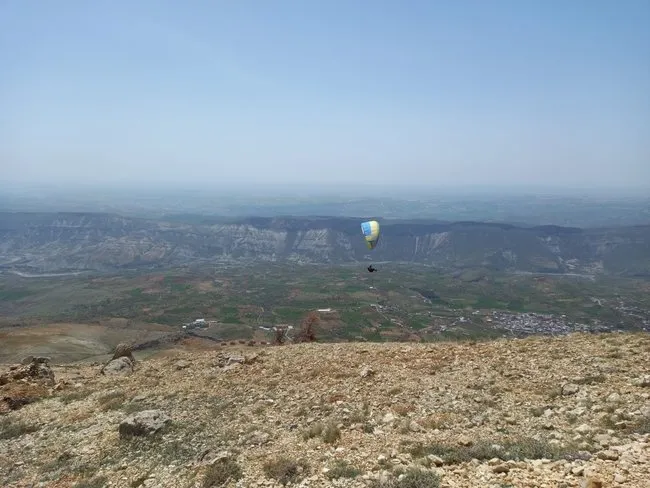 Tut semalarında yamaç paraşütleri uçtu