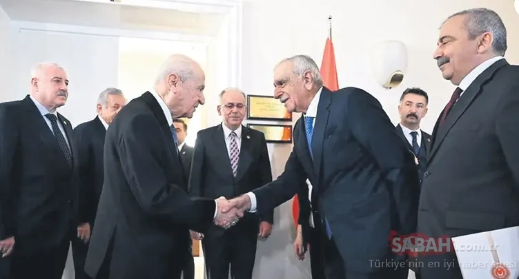 Terörsüz Türkiye yolunda kritik eşik aşıldı: Silahlara veda! PKK ’örgütü fesh’ kararını açıklayacak