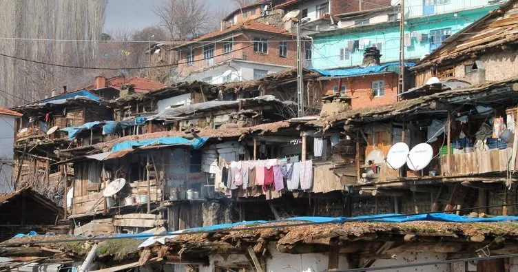 Demirci’nin otantik evleri fotoğrafçıların ilgisini çekiyor