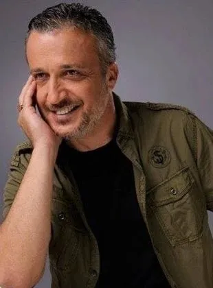 Son dakika! Ünlü oyuncudan kahreden haber! Tekin Temel 56 yaşında hayatını kaybetti