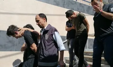 Kadıköy’de turistleri dolandıran sahte polisler Ümraniye’de yakalandı