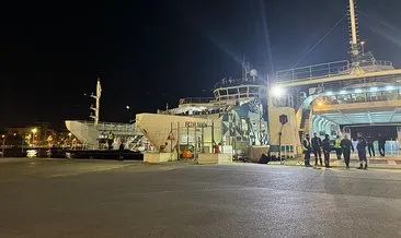 İzmir'de feribot iskeleye çarptı: 2 yaralı #izmir