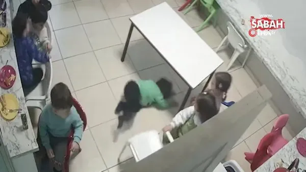 Kreşte dehşet anları kamerada: Eğitmenin savurduğu 2,5 yaşındaki çocuğun kafası yarıldı! | Video