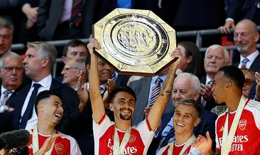 Arsenal, sezona kupayla başladı!