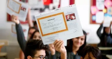 KARNE GÜNÜ TEBRİK MESAJLARI 2026: Resimli, başarı sözleri ile karne günü kutlama mesajları yayında!