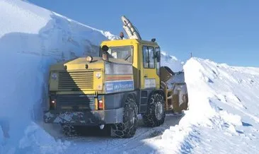 Muş’ta 4 metre karla mücadele #agri