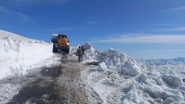 Muş'ta karla mücadele ekipleri 4 ayda 23 bin kilometre yolu kardan temizledi! musta ekipler 4 ayda 23 bin kilometre yol acti 1713449963919