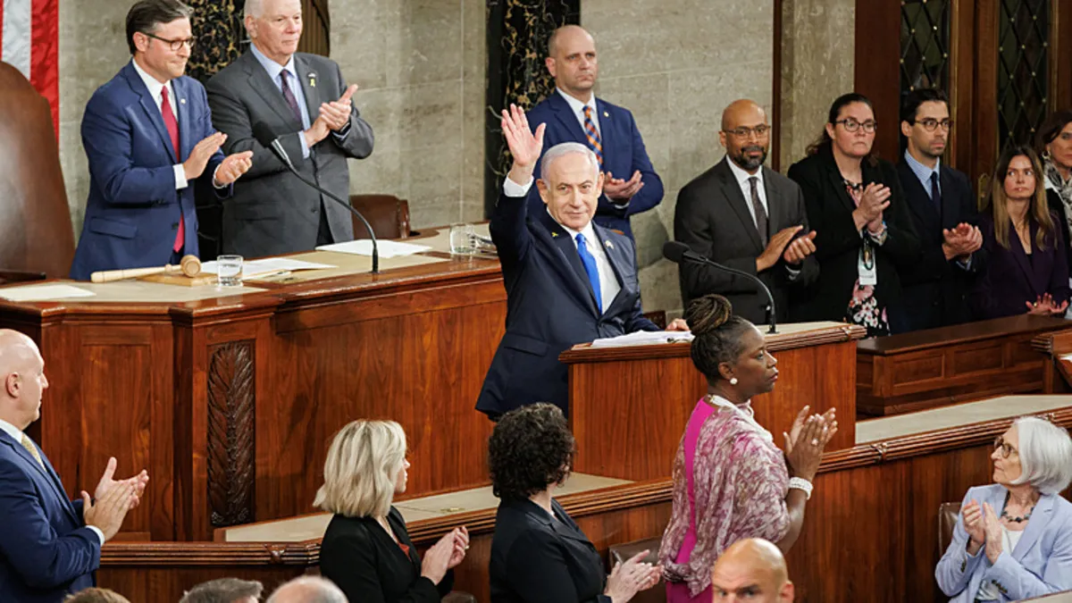 AB katil Netanyahu’nun konuşmasına sessiz kaldı! AB katil Netanyahu’nun konuşmasına sessiz kaldı!