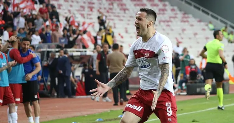 Rey Manaj golü attı Konya ateşte kaldı!