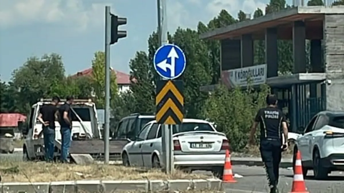 Muş Bulanık’ta trafik kazası! 3 kişi yaralandı Muş Bulanık’ta trafik kazası! 3 kişi yaralandı