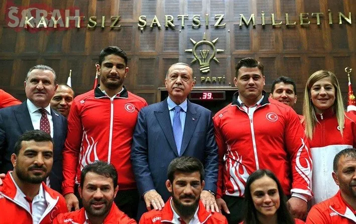 Cumhurbaşkanı Erdoğan, milli güreşçileri kabul etti