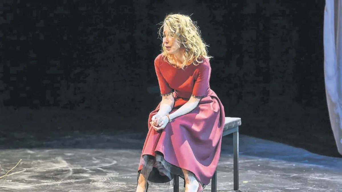 İki temsilde büyük alkış aldı