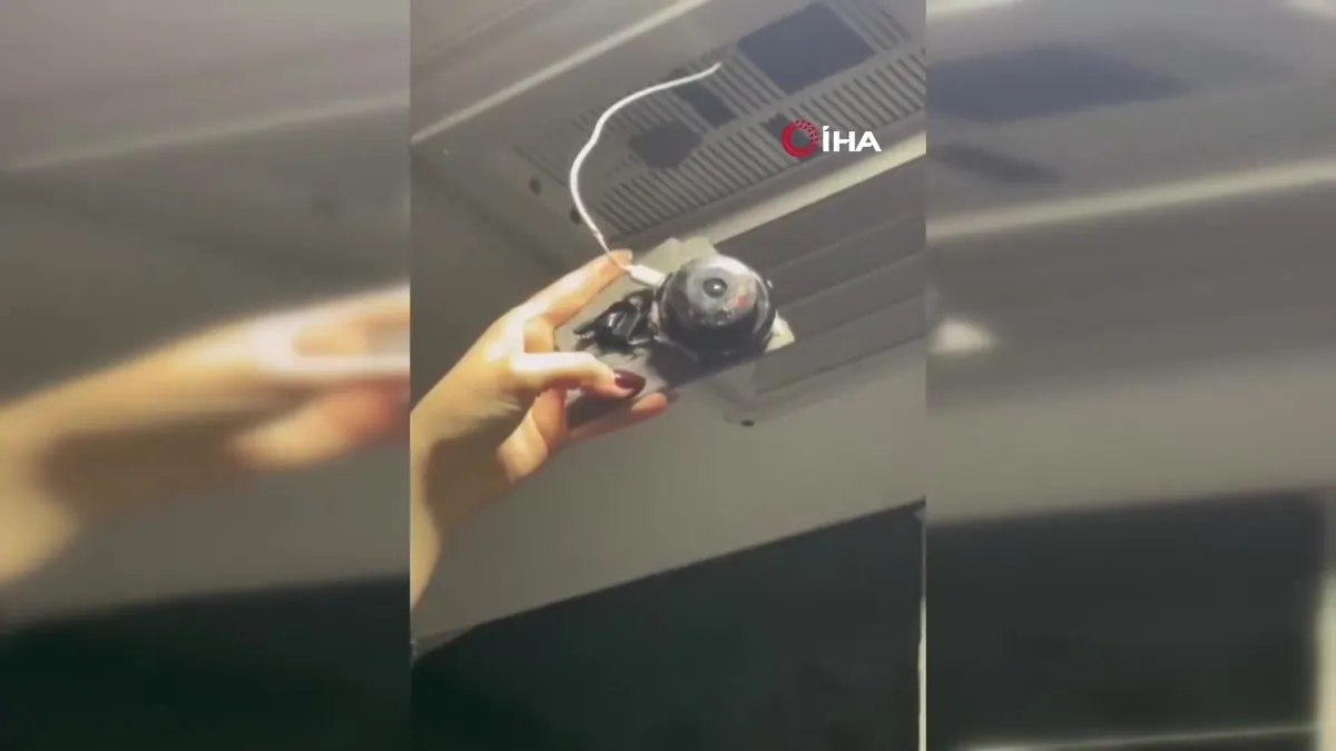 Esenyurt’ta bir firmanın kadınlar tuvaletinde gizli kamera bulundu videosunu izle Esenyurt’ta bir firmanın kadınlar tuvaletinde gizli kamera bulundu videosunu izle