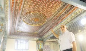 Tarihi camiye altın suyu ile restorasyon