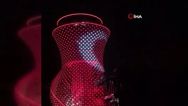 Rize-Artvin Havalimanı'nda ışıklandırılan çay bardağı şeklindeki kule görsel şölen sunuyor | Video