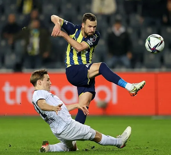 Son dakika: Younes Belhanda Fenerbahçe’ye golünü attı taraftarları çılgına çevirdi! Galatasaray’dan sonra...