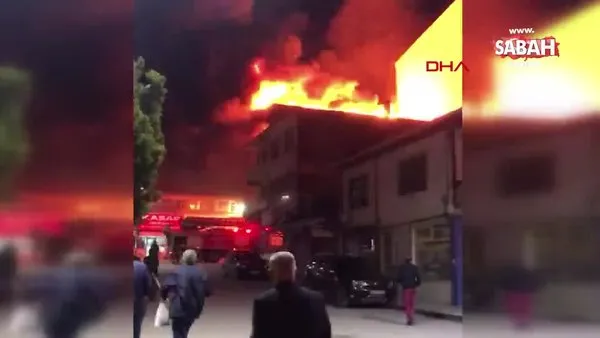 Tokat'da iş merkezinin çatısında yangın çıktı; meraklı kalabalık tedbirleri hiçe saydı