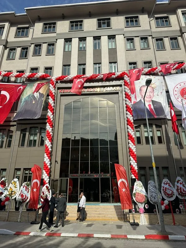 Adalet Bakanı Tunç, Kemalpaşa Adalet Sarayı’nın açılışını yaptı