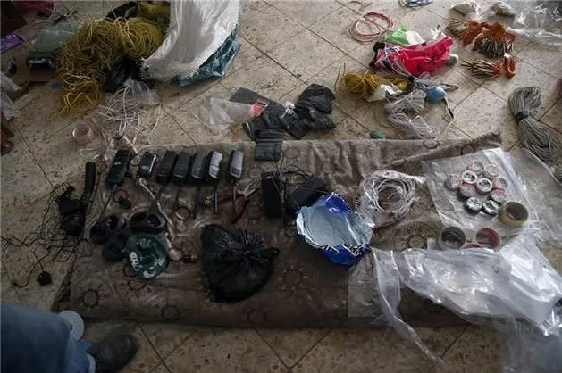 Cizre’de teröristlerin bomba imalathanesi bulundu