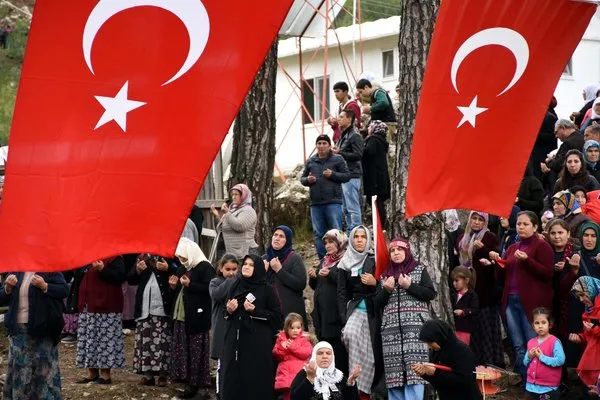 Muğla şehidini zeytin dallarıyla uğurladı