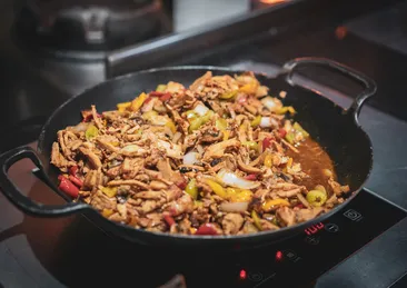 Sulu sulu nefis tarifi ile: Tavuk sote