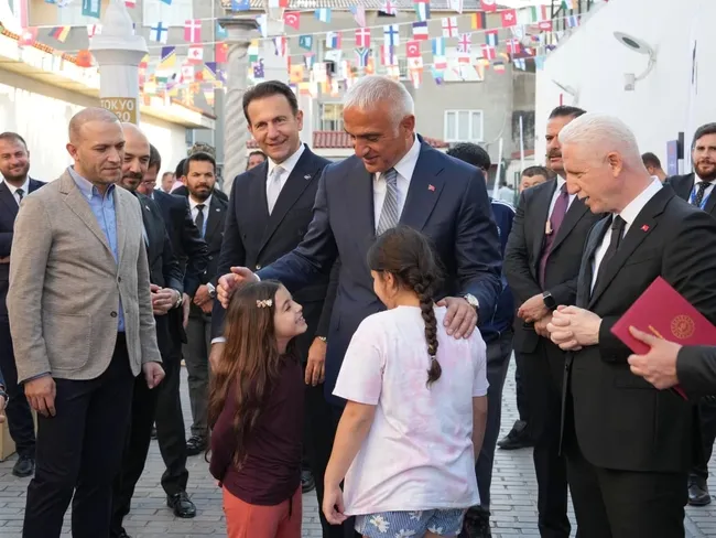 14-uluslararasi-fetih-kupasi-genc-sporculari-bulusturdu-bakan-ersoydan-turkiye-yuzyili-vurgusu-1780512827662.jpg 14. Uluslararası Fetih Kupası genç sporcuları buluşturdu: Bakan Ersoy'dan 'Türkiye yüzyılı’ vurgusu!