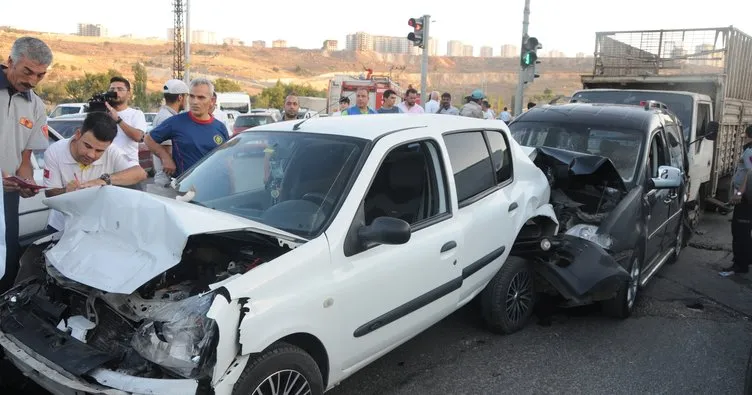 Gaziantep’te zincirleme kaza: 1’i ağır, 5 yaralı!