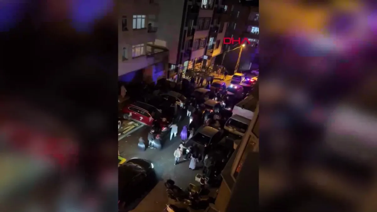 İstanbul Kağıthane’de nişan töreninde ‘taciz’ kavgası kamerada | Video videosunu izle İstanbul Kağıthane’de nişan töreninde ‘taciz’ kavgası kamerada | Video videosunu izle