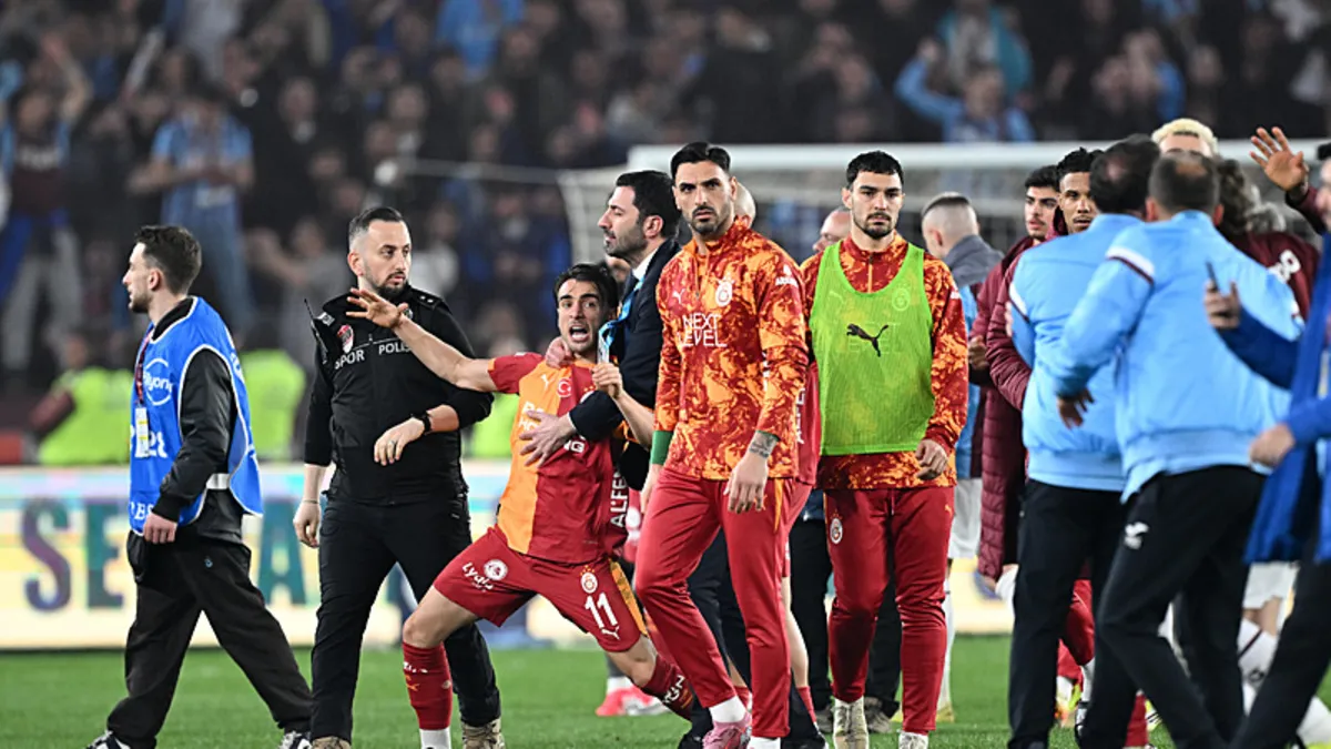 Trabzonspor-Galatasaray maçı sonrası neden kavga çıktı? Yunus Akgün açıkladı… Trabzonspor-Galatasaray maçı sonrası neden kavga çıktı? Yunus Akgün açıkladı…