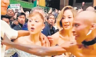 Hayranının saldırısına uğradı