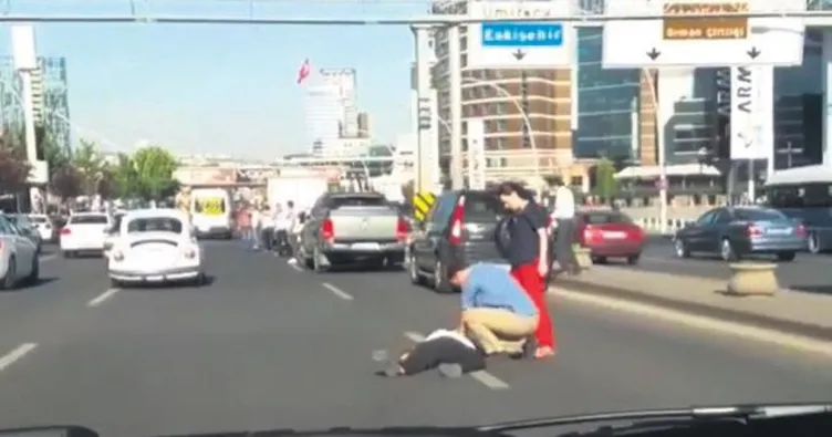 Çarptığı kişiye kalp masajı yaptı