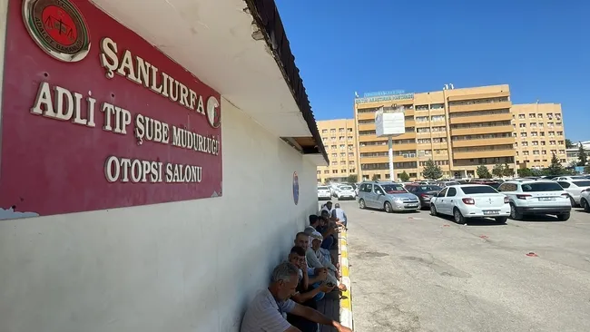 sanliurfada-otomobilin-carptigi-coban-oldu-1746622064642.jpg