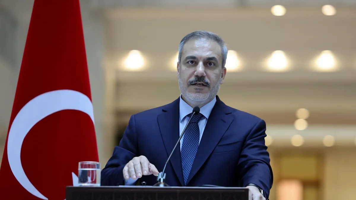 Bakan Fidan Suudi Arabistan ve BAE’li mevkidaşları ile telefonda görüştü! Bakan Fidan Suudi Arabistan ve BAE’li mevkidaşları ile telefonda görüştü!